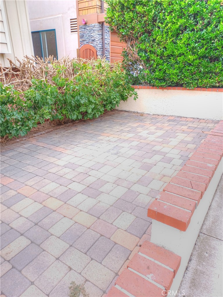 https://media.crmls.org/medias/34d08228-3204-4412-87f5-00f79bc14c1d.jpg?preset=X-Large