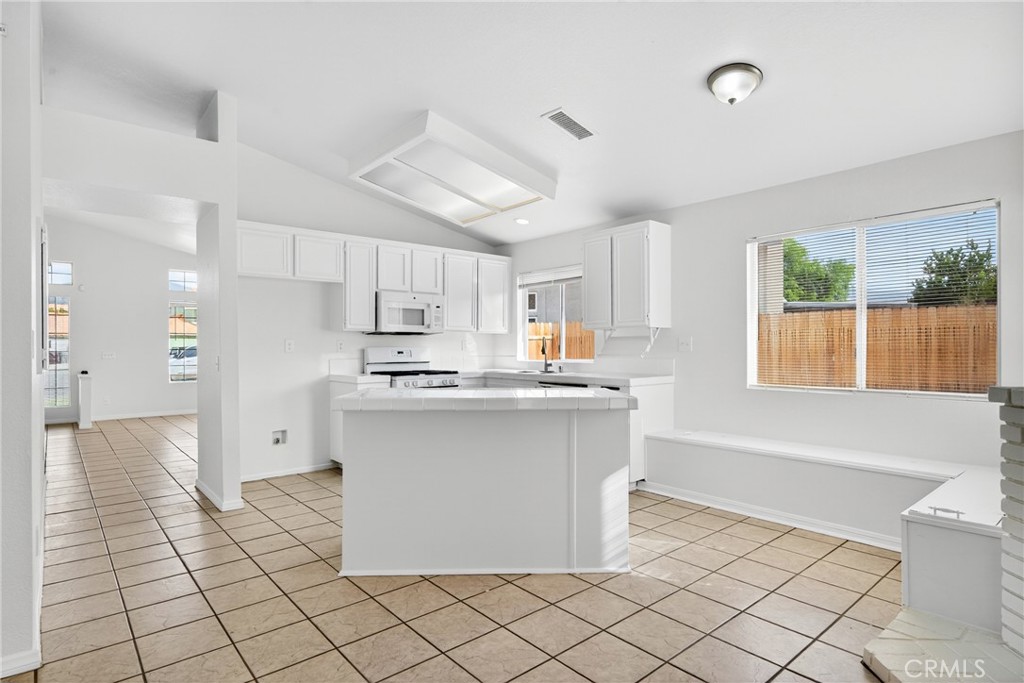 MLS #OC25249388 image #12