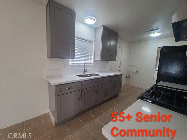 Detail Gallery Image 3 of 10 For 2424 San Pedro, Hemet,  CA 92545 - 2 Beds | 1 Baths