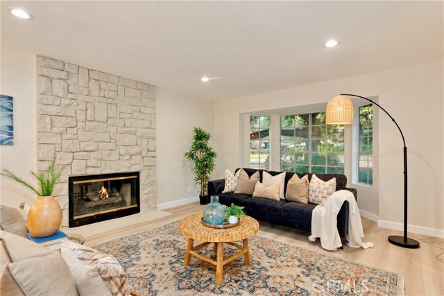 Detail Gallery Image 7 of 50 For 236 Monroe Pl, Monrovia,  CA 91016 - 4 Beds | 2 Baths