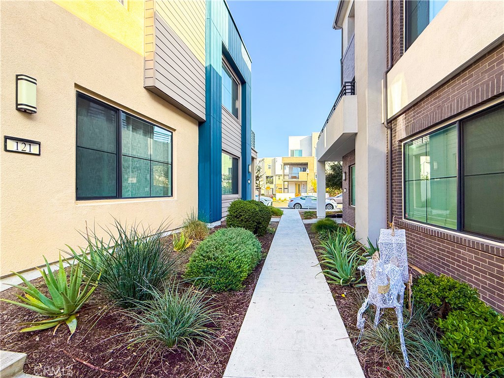 MLS #WS25255346 image #2