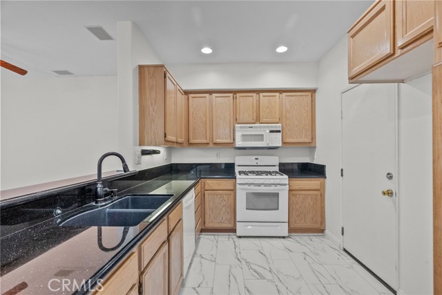 27017 Big Rapids, Valencia CA: https://media.crmls.org/medias/34d4015c-d0c1-42a4-b219-fc2c483f6e0c.jpg