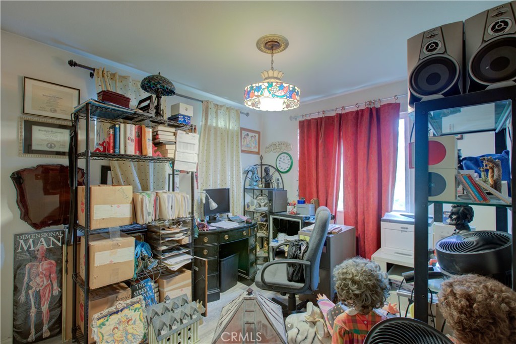 https://media.crmls.org/medias/34d44313-73d6-47b1-91d4-edddb9b649a4.jpg?preset=X-Large