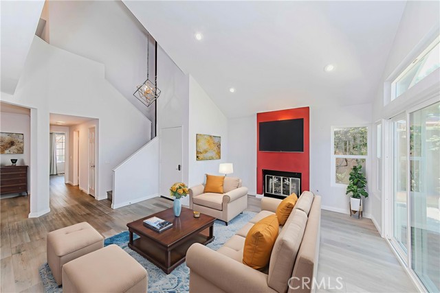 Detail Gallery Image 17 of 74 For 6117 E Garnet Cir, Anaheim Hills,  CA 92807 - 3 Beds | 3 Baths