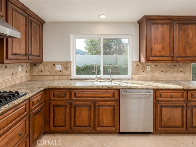 Image 17 of 43 For 44035 Sheldon Court