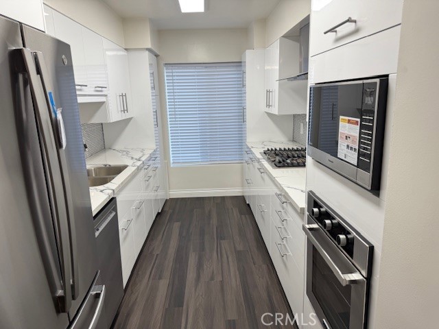 Detail Gallery Image 6 of 19 For 434 S Canon, Beverly Hills,  CA 90212 - 1 Beds | 2 Baths