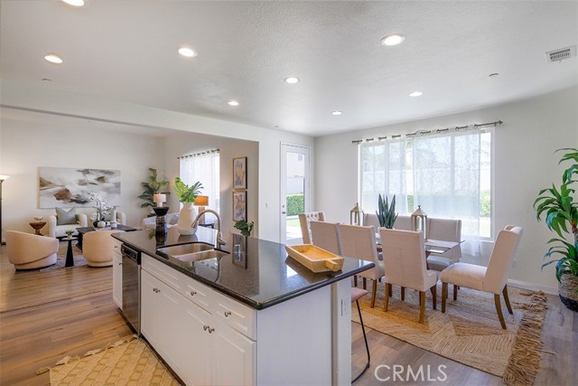 Detail Gallery Image 13 of 40 For 13208 Early Crimson St, Corona,  CA 92880 - 5 Beds | 3 Baths
