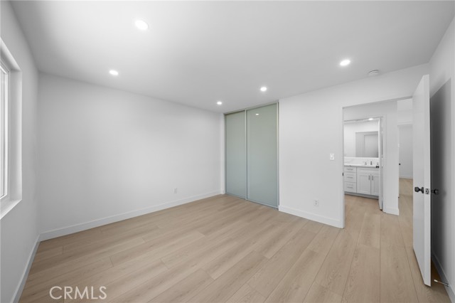 19735 Blythe Street, Winnetka CA: https://media.crmls.org/medias/34d5a28c-54ca-4fc4-b24e-62fdbf28d14c.jpg