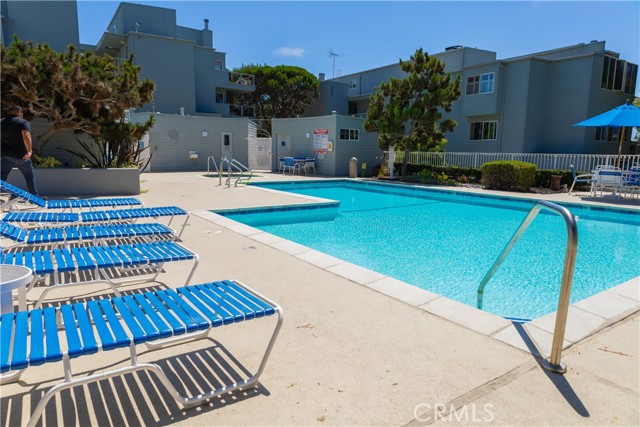210 The Village, Redondo Beach, California 90277, 2 Bedrooms Bedrooms, 0 ,2 BathroomsBathrooms,Residential,For Sale,The Village,0,DW26180621