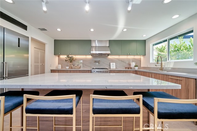 Detail Gallery Image 12 of 74 For 9604 Swinton, North Hills,  CA 91343 - 4 Beds | 3 Baths