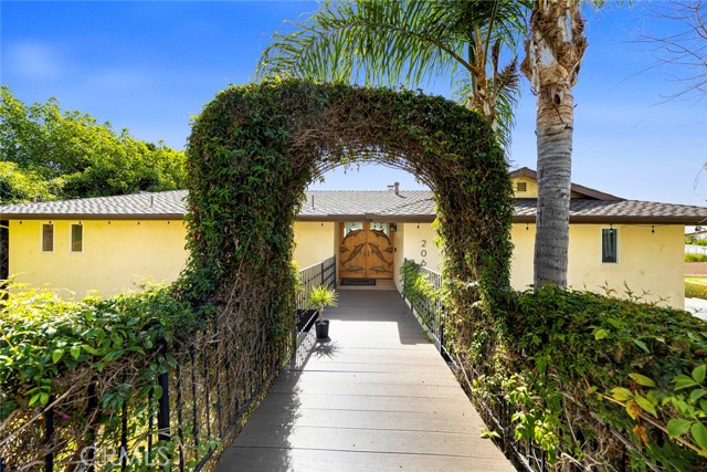 Detail Gallery Image 1 of 15 For 206 E Avenida Ramona, San Clemente,  CA 92672 - 5 Beds | 4/1 Baths