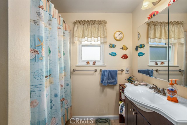 Detail Gallery Image 7 of 19 For 6080 Rogers Ln, San Bernardino,  CA 92404 - 4 Beds | 2 Baths