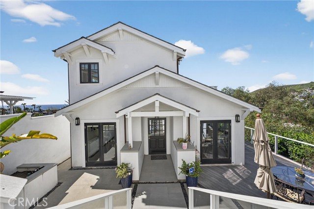 Detail Gallery Image 10 of 74 For 405 Blumont St, Laguna Beach,  CA 92651 - 5 Beds | 6/1 Baths