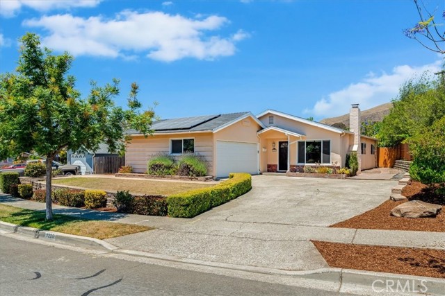 1226 Briarwood Drive, San Luis Obispo CA: https://media.crmls.org/medias/34d7a2b7-88a5-45e3-836a-7dfd542ce03e.jpg