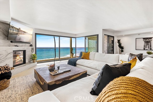Detail Gallery Image 1 of 50 For 410 Corto Ln #9,  San Clemente,  CA 92672 - 2 Beds | 3 Baths