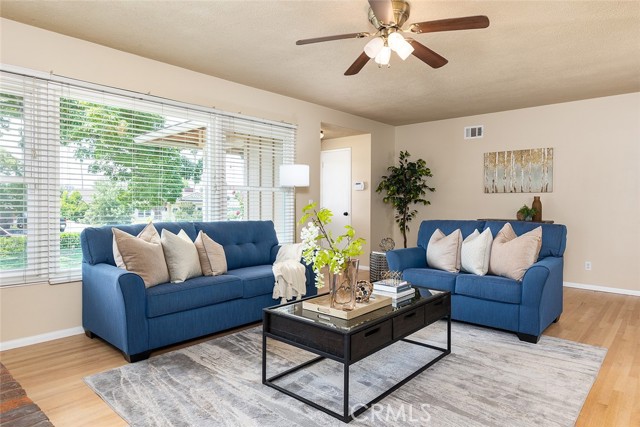 Detail Gallery Image 5 of 26 For 951 E Dalton Ave, Glendora,  CA 91741 - 3 Beds | 2 Baths