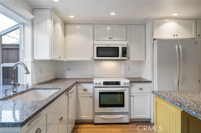 Detail Gallery Image 12 of 37 For 2279 Stonewood Ct, San Pedro,  CA 90732 - 3 Beds | 2/1 Baths