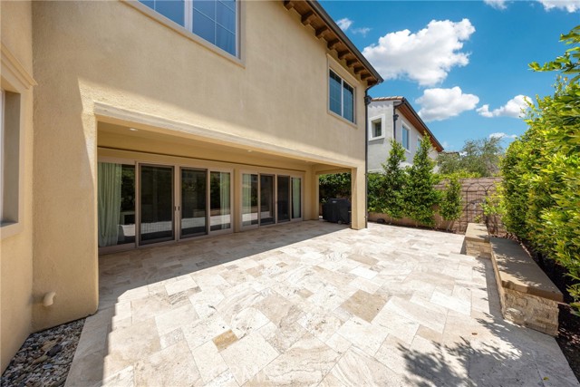 72 English Saddle, Irvine CA: https://media.crmls.org/medias/34da22f7-e285-496d-ae24-ad9f4f4d5189.jpg