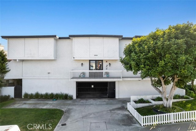 2000 Voorhees Avenue, Redondo Beach, California 90278, 3 Bedrooms Bedrooms, ,2 BathroomsBathrooms,Residential,Sold,Voorhees,SB23026527
