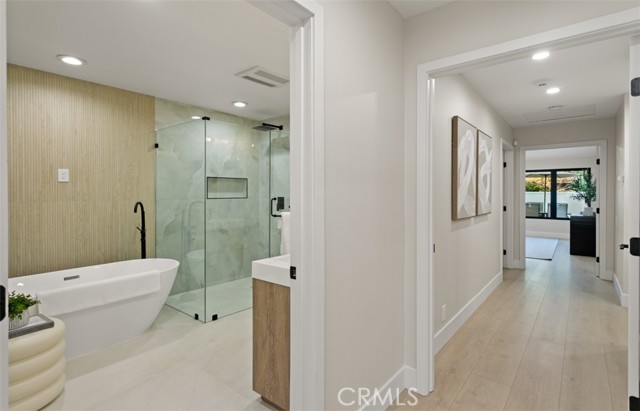 Detail Gallery Image 27 of 43 For 10 White Water Dr, Corona Del Mar,  CA 92625 - 2 Beds | 2 Baths