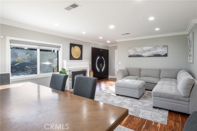 Detail Gallery Image 4 of 39 For 5339 E Greenmeadow, Long Beach,  CA 90808 - 5 Beds | 3 Baths