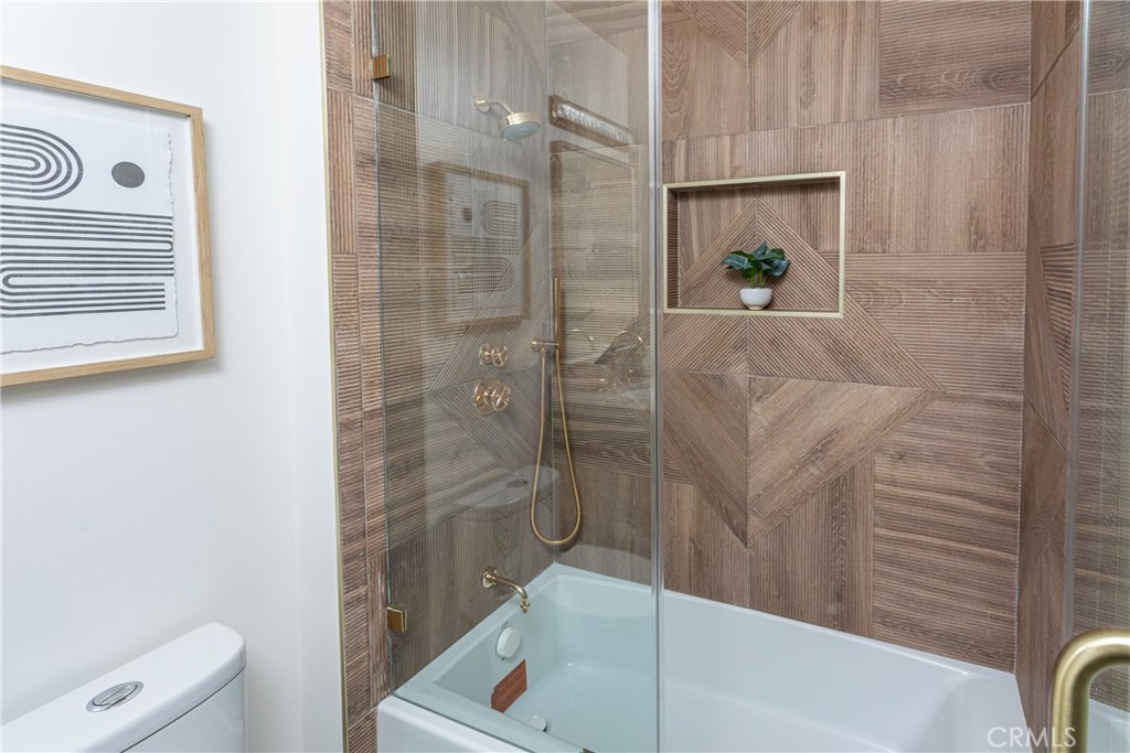 902 N Avon StreetBurbank image #21