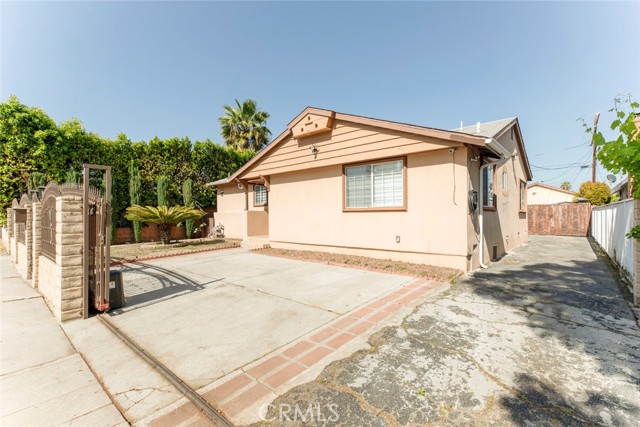 Detail Gallery Image 2 of 57 For 7106 Teesdale Ave, North Hollywood,  CA 91605 - 3 Beds | 2 Baths