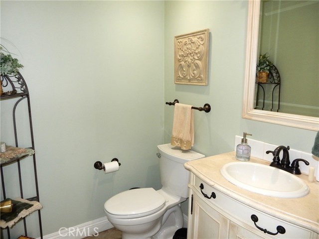 Detail Gallery Image 6 of 31 For 5792 Daisy Cir, La Palma,  CA 90623 - 4 Beds | 2/1 Baths