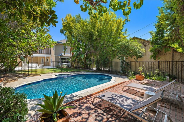 609 N Oakhurst Drive, Beverly Hills CA: https://media.crmls.org/medias/34ddb7ca-9371-4231-8e19-589453b30656.jpg