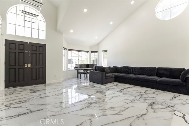 20128 Cavern Court, Saugus CA: https://media.crmls.org/medias/34ddcd51-86d2-49cb-9425-5a5b12dd3b03.jpg