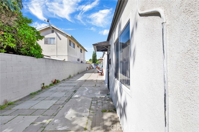 Detail Gallery Image 6 of 13 For 5517 Loma Vista, Maywood,  CA 90270 - – Beds | – Baths