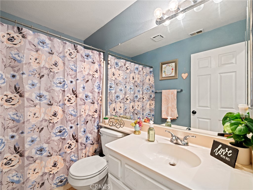 https://media.crmls.org/medias/34dea401-3e28-4aee-a990-c05f60eba72f.jpg?preset=X-Large
