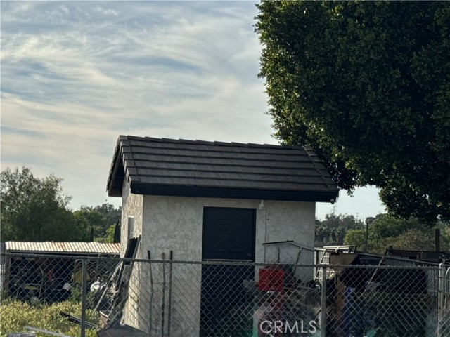 Detail Gallery Image 6 of 6 For 5791 Hudson, Jurupa Valley,  CA 92509 - 3 Beds | 2 Baths