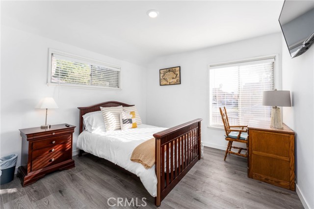 Detail Gallery Image 18 of 60 For 14027 Wyandotte St, Van Nuys,  CA 91405 - 4 Beds | 4 Baths