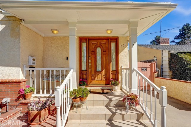 Detail Gallery Image 4 of 33 For 1350 Graynold Ave, Glendale,  CA 91202 - 3 Beds | 2 Baths