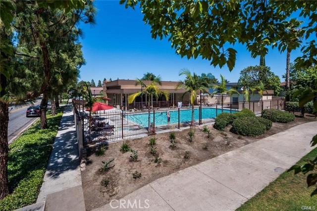 Detail Gallery Image 33 of 41 For 14791 Briarcliff Pl, Tustin,  CA 92780 - 4 Beds | 2/1 Baths