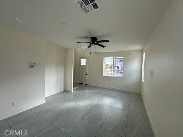 Detail Gallery Image 4 of 10 For 5215 Peony Ct, Riverside,  CA 92506 - 4 Beds | 2/1 Baths