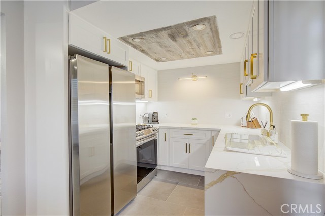 Detail Gallery Image 7 of 46 For 16562 Regina #4,  Huntington Beach,  CA 92649 - 2 Beds | 1 Baths