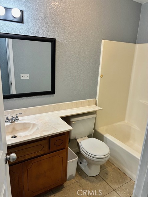 15400 Don Roberto Road, Victorville CA: https://media.crmls.org/medias/34e21d34-208f-4b37-bf11-b178e782b773.jpg