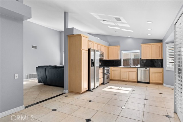 Detail Gallery Image 14 of 41 For 29915 Camino Cristal, Menifee,  CA 92584 - 3 Beds | 2 Baths