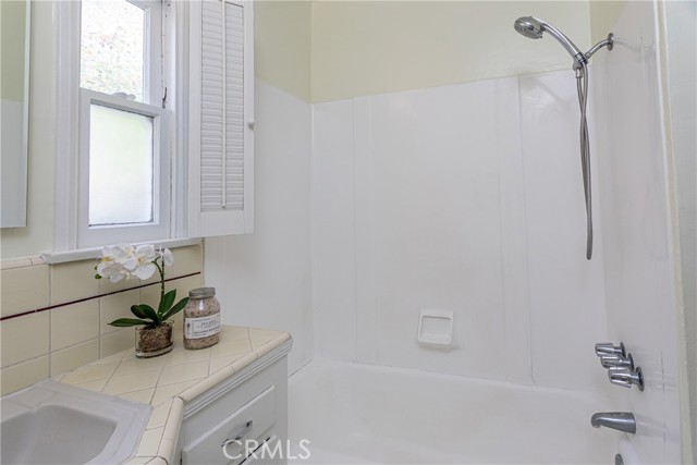 Detail Gallery Image 17 of 27 For 601 Roselli St, Burbank,  CA 91501 - 3 Beds | 2 Baths