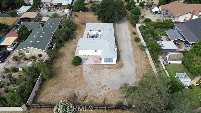 8005 Oleander, Fontana CA: https://media.crmls.org/medias/34e339b8-745c-4e15-b4cf-8b2d973f4388.jpg