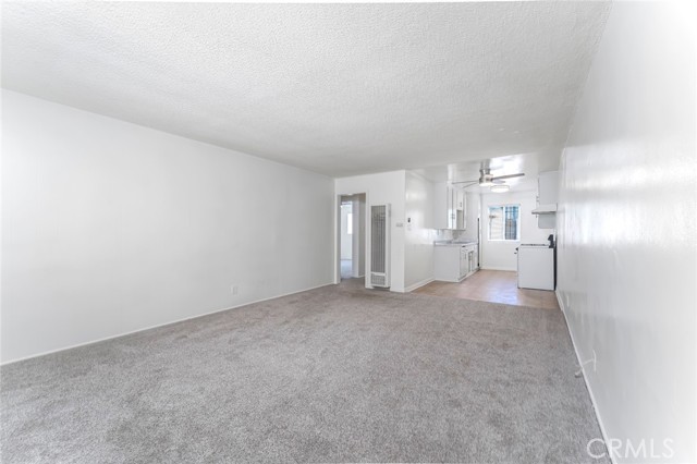 3430 Elm Avenue, Long Beach CA: https://media.crmls.org/medias/34e37991-67d4-4ada-bf57-c574dde2a9aa.jpg