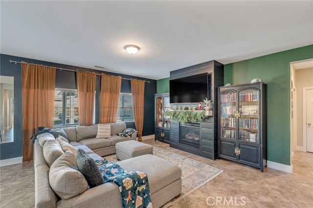 Detail Gallery Image 9 of 37 For 12936 Presidio, Victorville,  CA 92394 - 3 Beds | 2 Baths