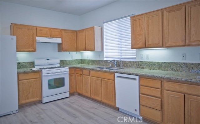 6163 S Hills Way, Fontana CA: https://media.crmls.org/medias/34e4ba88-7291-4c61-9191-d38021e4ee00.jpg