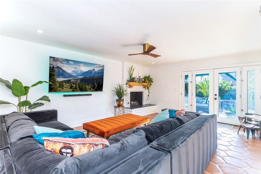 MLS #OC25228321 image #12