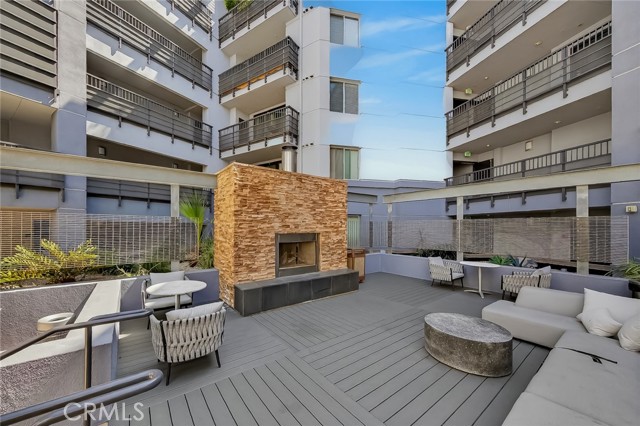 629 Traction, Los Angeles CA: https://media.crmls.org/medias/34e5dd4e-95d4-4469-851c-d048e61bc447.jpg