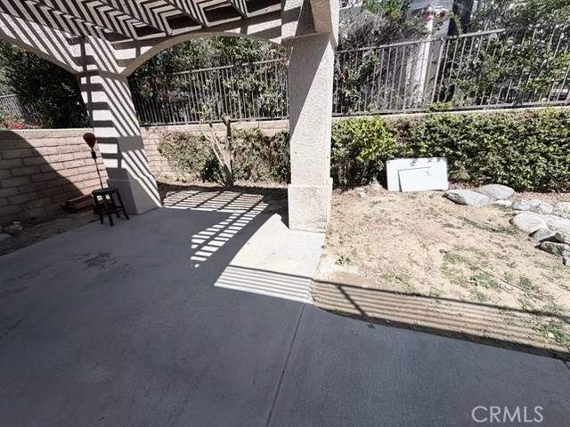 https://media.crmls.org/medias/34e7771e-84fd-485c-b7fe-807d248e0f4a.jpg?preset=X-Large