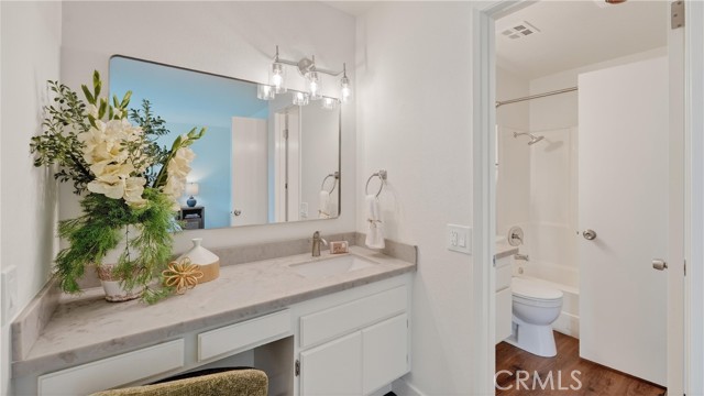 Detail Gallery Image 23 of 41 For 461 W Alton #C,  Santa Ana,  CA 92707 - 3 Beds | 1/1 Baths