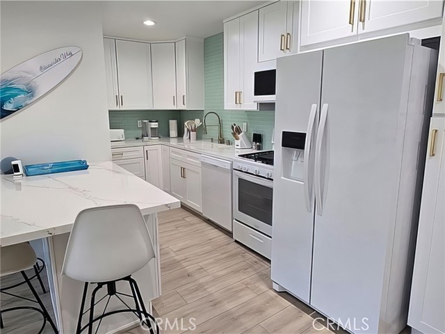 846 Bluewater, Port Hueneme CA: https://media.crmls.org/medias/34e91ab5-d42a-4c33-b159-3a8ef9e573d5.jpg